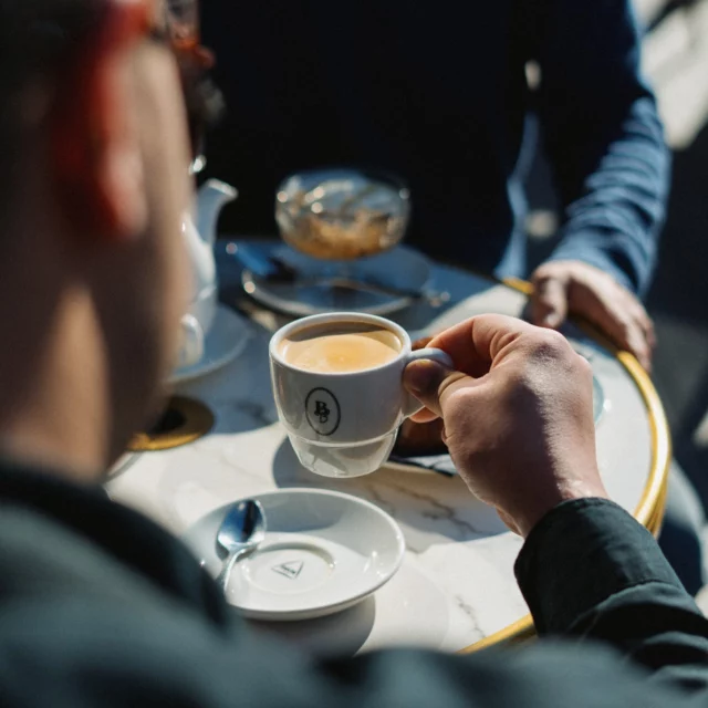 Chaque expresso est une invitation ☕
